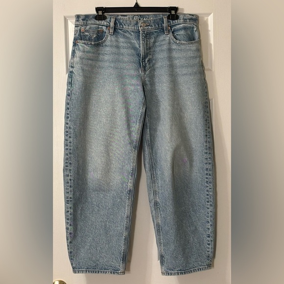NWOT American Eagle Stretch Barrel Jeans in Skylight Size 8 - Picture 4 of 14